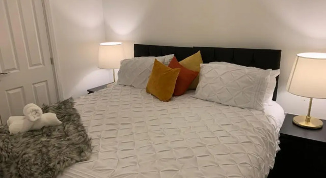 Pristine 3-bed House in Grays
