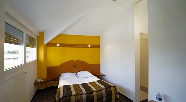 Четырёхместный номер Standard Logis Hôtel Relais de Vincey