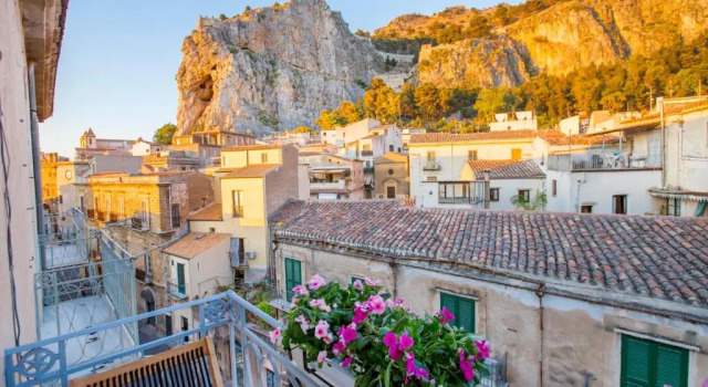 Cefalù Charme e Chic Suites, Забронировать Отель Отели Чефалу с парковкой, рядом с Salita Saraceni, Парковка