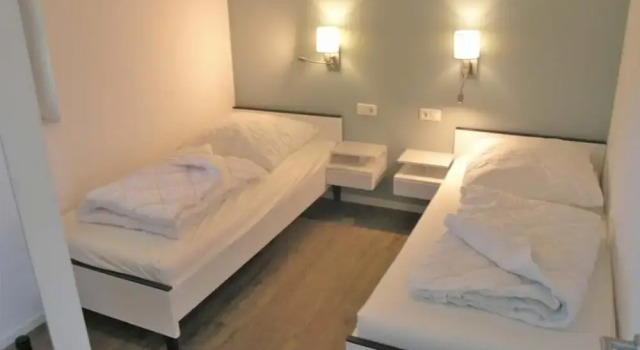 Ferienhaus mit Sauna im Ferienpark Mirow, Забронировать Отель Миров Мекленбургское поозёрье, рядом с Badestrand Granzow