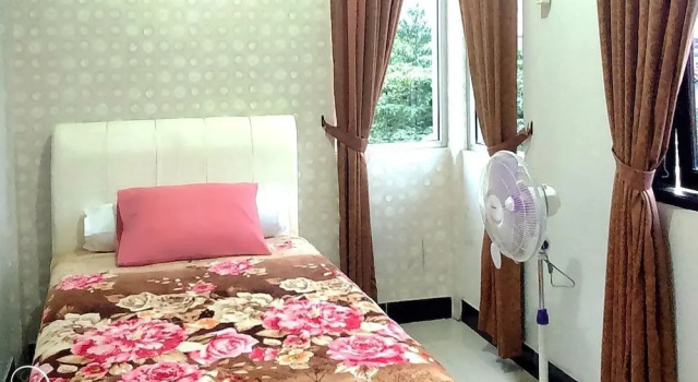 de Azure Guesthouse, Rezervovat Hotel 3hvězdičkové hotely v Yogyakarta Province, 3*