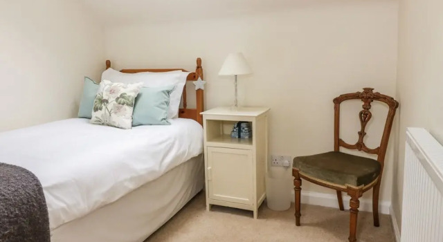 1 Blinkbonny Cottages, Забронировать Отель Отели Шотландских границ с парковкой, Парковка