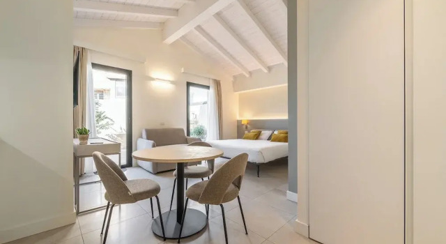 Полулюкс Karalin Sonnino Suites