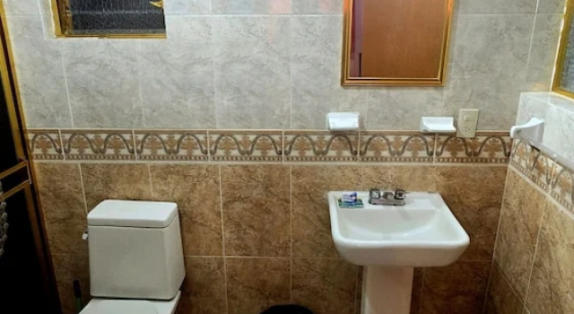 Четырёхместный номер Comfort с 5 комнатами Hotel Plaza Baratillo