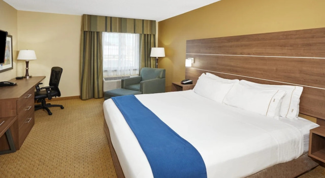 Люкс c 1 комнатой Holiday Inn Express Sheboygan-Kohler by IHG