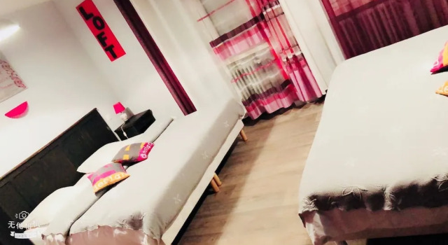 Четырёхместный семейный номер Standard Hotel Du Centre