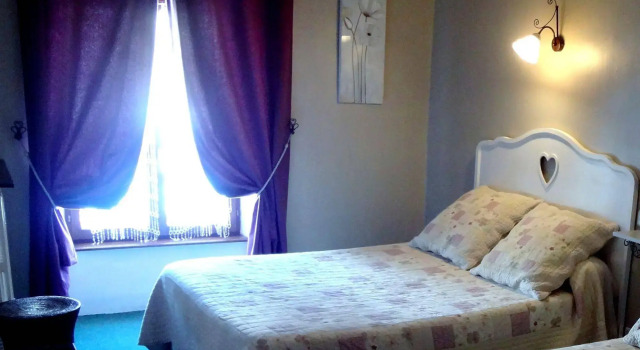 Logis Hôtel le Relais, Забронировать Отель Отрив Drôme