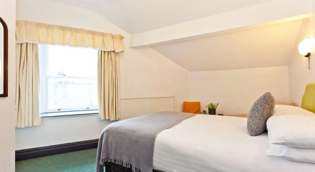 Lyndhurst Guest House, Забронировать Гостевой дом Кендал Озерный край