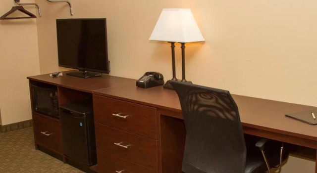 Люкс Executive Cottonwood Inn & Suites