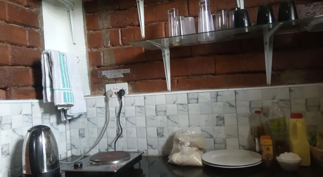 Номер Classic Plastic Bottles House