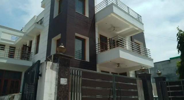 Hotel the blue sapphire, Забронировать Отель Гургаон Gurgaon Region, рядом с Apollo Tyres Ltd