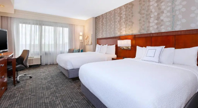 Четырёхместный номер Standard Courtyard by Marriott Oklahoma City Downtown