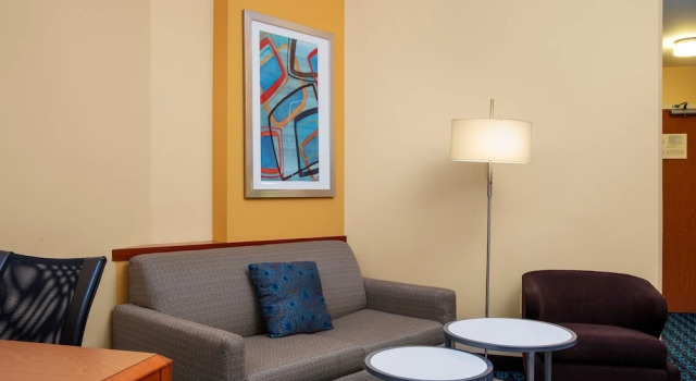 Люкс Fairfield by Marriott Inn and Suites Augusta Fort Eisenhower Area
