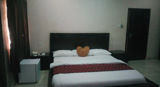 Executive huone Peak Court Hotels