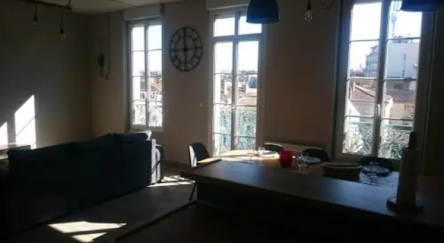 DUPLEX CLIMATISE t5 EN HYPER CENTRE