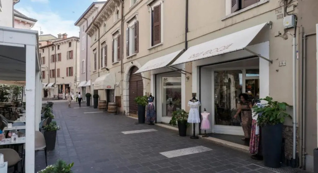Апартаменты APT24 - Superb Atticus in historic centre of Desenzano