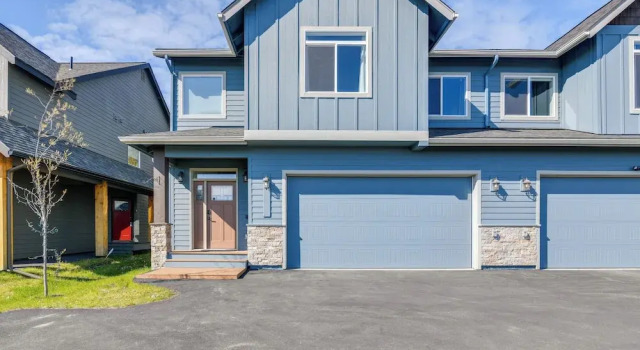 Chic Anchorage Townhome < 1 Mi to Kincaid Park!, Rezerwuj Hotel Anchorage Alaska