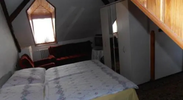 Villa George, Reserva ahora Villa Řevničov 