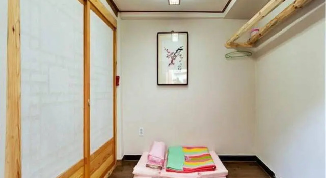Goldfish Inn Seoul, Забронировать Отель Чонногу Сеул, рядом с Кампус «Ёнын» Сеульского национального университета