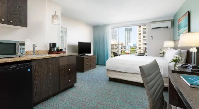 Двухместный номер Deluxe Courtyard by Marriott Waikiki Beach