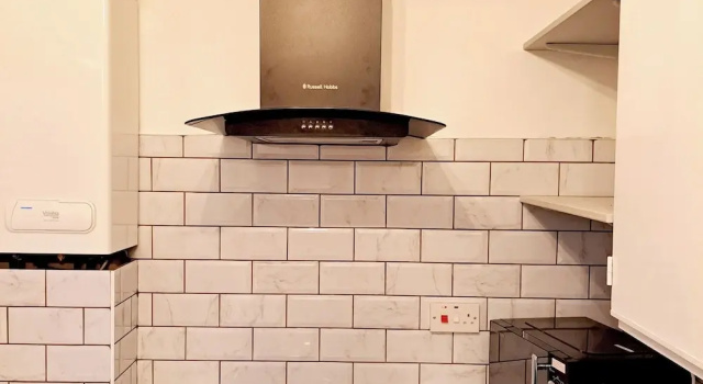 Коттедж 2 Bedroom House in Leeds - Sleeps 5, Wifi, Parking