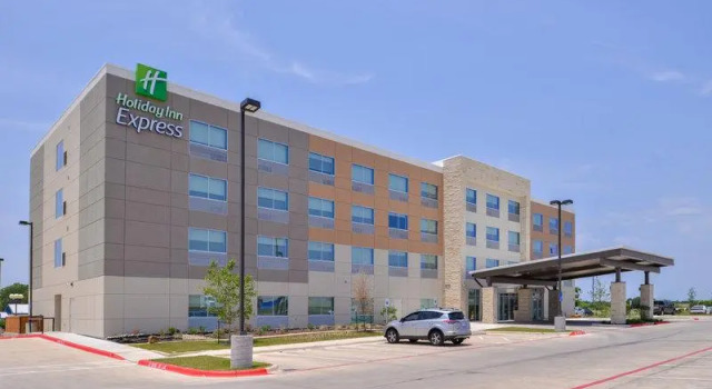 Люкс с 2 комнатами Holiday Inn Express - Early by IHG