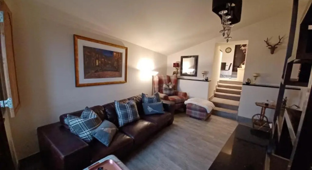 Cozy Cottage Close to Haworth Sleeps 2 With Garden, Varaa Lomakoti Mökit kohteessa Merseyside, Mökki