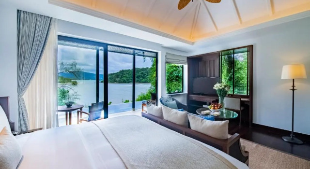 Люкс с бассейном Grand с 2 комнатами с видом на море Anantara Layan Phuket Resort