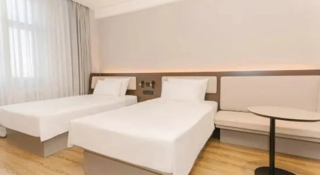 Люкс HanTing Hotel