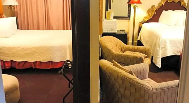 Люкс с 2 комнатами Historic Palace Hotel
