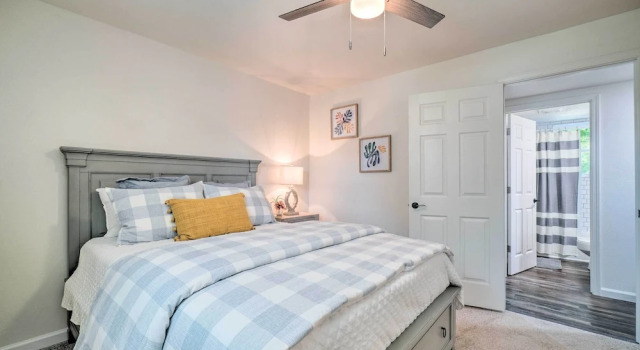 Updated Knoxville Home w/ Media Room + Patio!, Réserver Maison de vacances Knoxville 