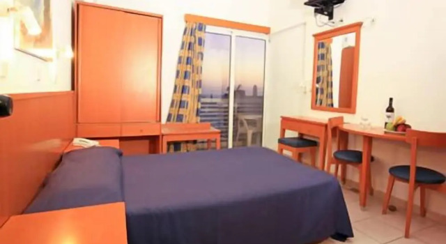 Двухместный номер Standard с балконом Europa Hotel