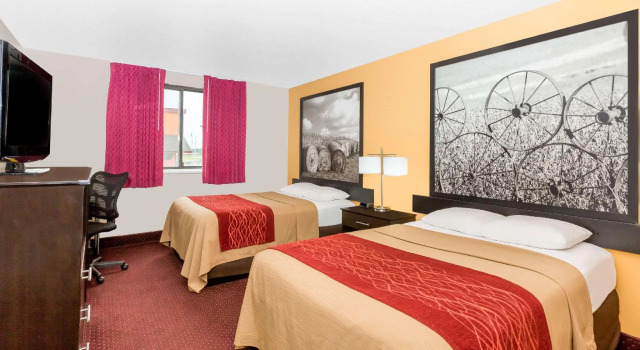 Четырёхместный номер Standard Red Roof Inn Ames