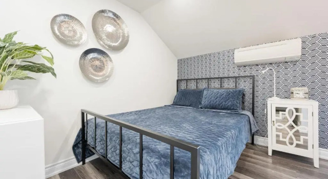 Lake Erie luxurious 2 BDR Condo with Beach access, Varaa Hotelli  