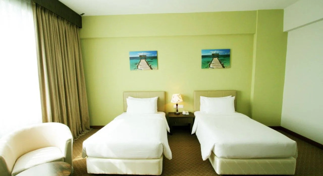 The Regency Waterfront Hotel