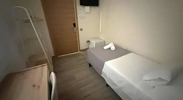 Двухместный номер Standard с видом на внутренний двор Hostal Balmes Centro