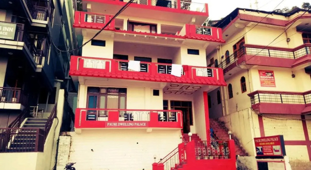 Pause dwelling Palace