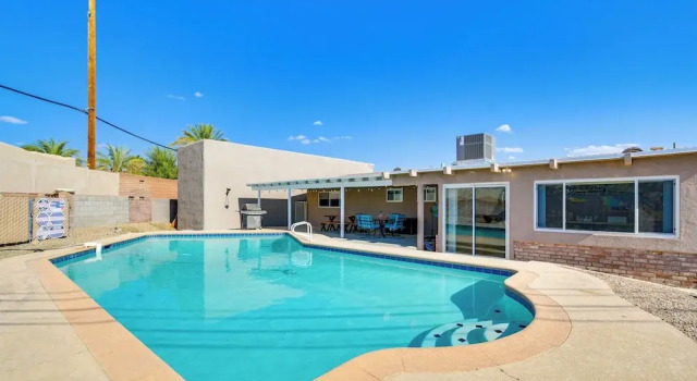 Коттедж 1 Mi to Town: Lake Havasu Home w/ Heated Pool