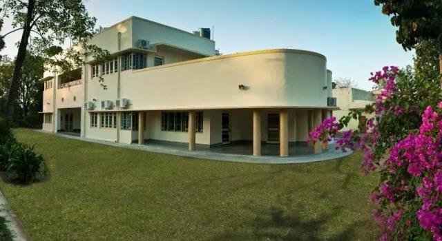 Neemranas Deco House