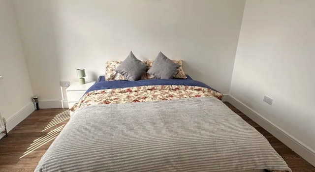 6-bed 3-bath Home - Sleeps 14 & Free Parking, Boek Hotel Londen Groot-Londen