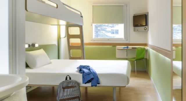 Двухместный номер Standard ibis budget LIsle Adam
