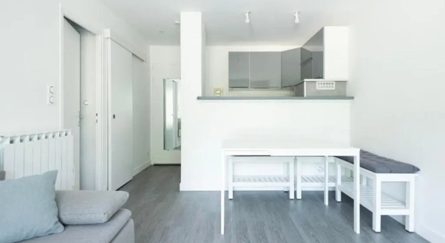 Апартаменты Nice 40m refurbished near center and the beach