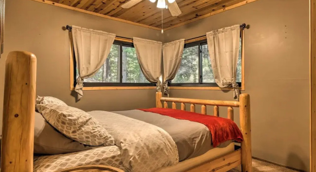 Camp Connell Cabin Near Vineyards & Hiking, Rezervați Hotel Dorrington Statele Unite ale Americii