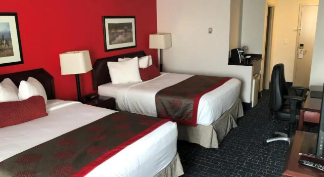 Номер Superior Divya Sutra Plaza and Conference Centre Calgary Airport