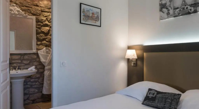 Трёхместный номер Comfort Mas des Romarins, The Originals Relais
