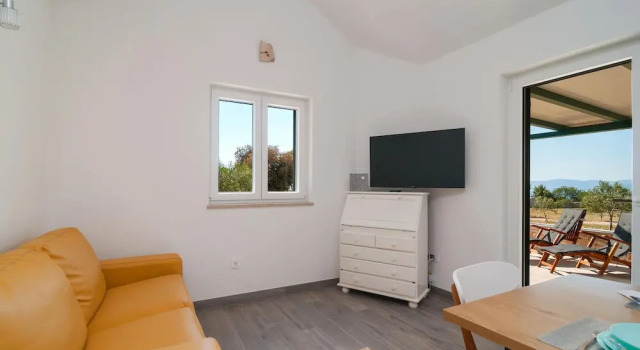 2 Bedroom Stunning Home In Postira, Prenota Hotel Hotel a Croatian Islands con piscina, Piscina