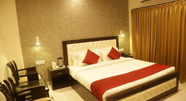 Hotel Eurasia, Забронировать Отель Отели штата Раджастхана с бассейном, Бассейн