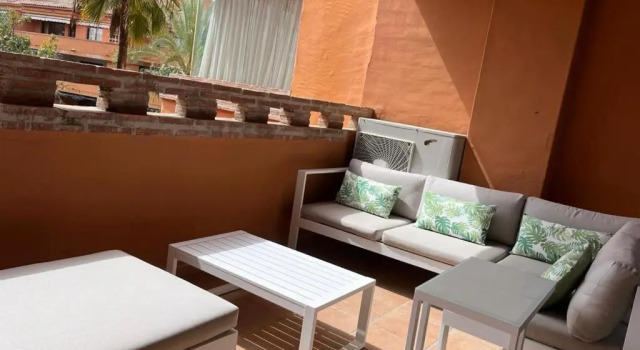 Marbella Costa Nagueles piscina y playa 6p