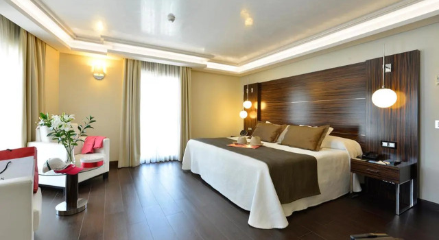 Aleysa Playa Aparthotel