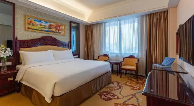 Люкс Vienna Hotel Jingxi Zhongshan Park